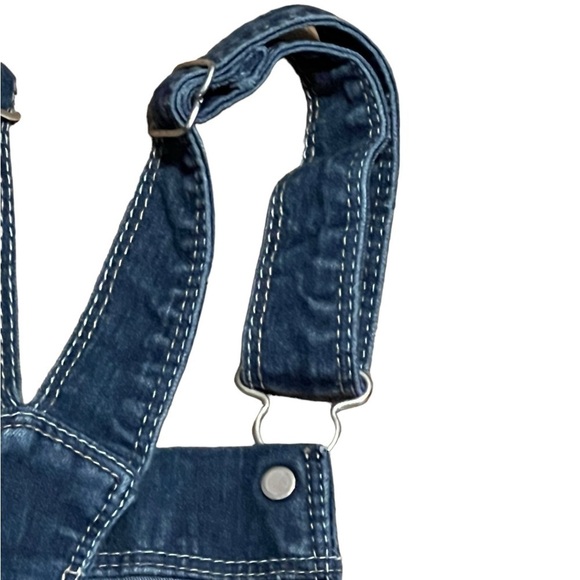 Levi’s girls dark wash shortalls - Picture 5 of 9